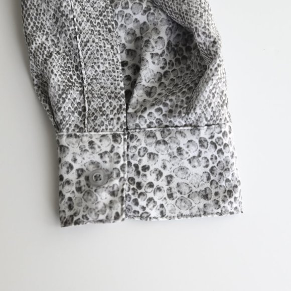CALVIN KLEIN Gray Snakeskin Print Long Sleeve Blouse - Size Medium - Picture 7 of 9